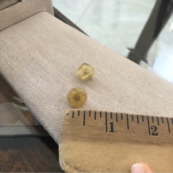 Vintage Pierced Earrings
Good condition - Picture 3 of 3